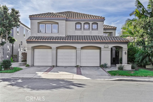 Detail Gallery Image 1 of 38 For 6452 Doral Dr, Huntington Beach,  CA 92648 - 5 Beds | 3/1 Baths