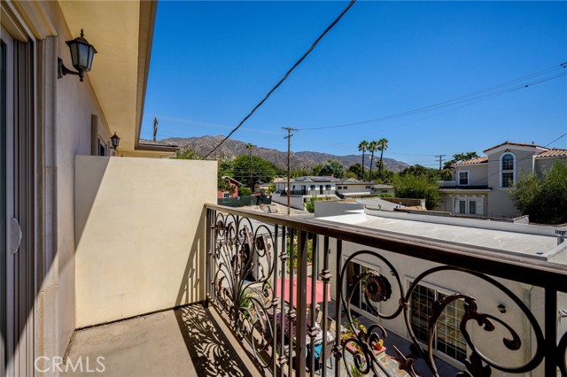 Detail Gallery Image 22 of 29 For 750 E Orange Grove Ave, Burbank,  CA 91501 - 3 Beds | 3 Baths