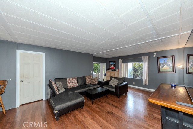 Detail Gallery Image 3 of 13 For 17701 Avalon Blvd Spc 304, Carson,  CA 90746 - 4 Beds | 2 Baths