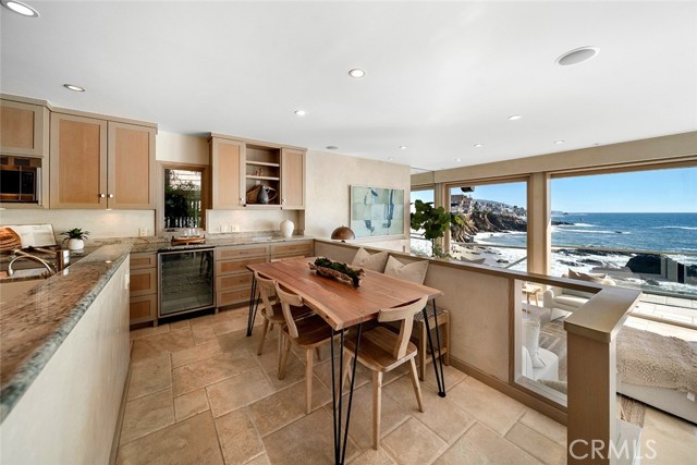 Detail Gallery Image 9 of 74 For 1907 Ocean Way, Laguna Beach,  CA 92651 - 4 Beds | 3/1 Baths