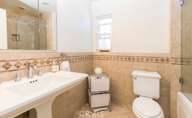 121 Broadway, Redondo Beach, California 90277, 3 Bedrooms Bedrooms, ,2 BathroomsBathrooms,Residential,Sold,Broadway,PV17038019