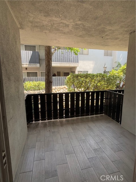 Detail Gallery Image 5 of 12 For 18645 Hatteras #105,  Tarzana,  CA 91356 - 1 Beds | 1 Baths