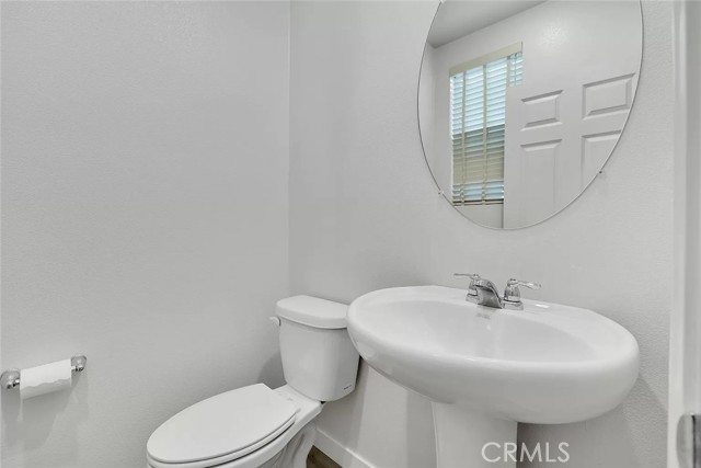 Detail Gallery Image 12 of 20 For 14700 Sherman, Van Nuys,  CA 91405 - 4 Beds | 3/1 Baths