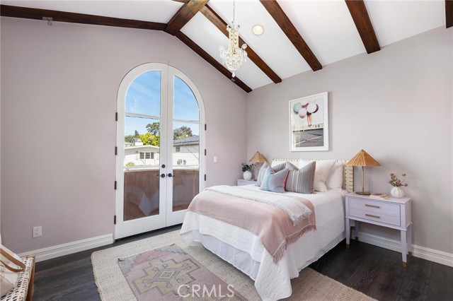 Detail Gallery Image 43 of 64 For 2516 Walnut Ave, Manhattan Beach,  CA 90266 - 5 Beds | 5/1 Baths