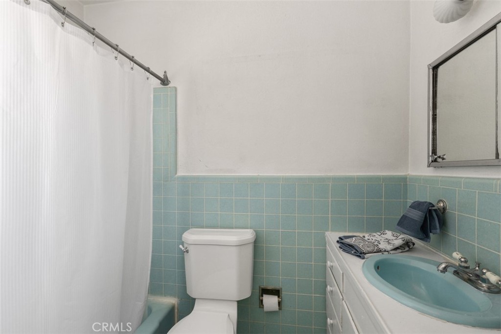 https://media.crmls.org/medias/abe47e5e-b825-4ea4-915a-37ad44e5ff9a.jpg?preset=X-Large