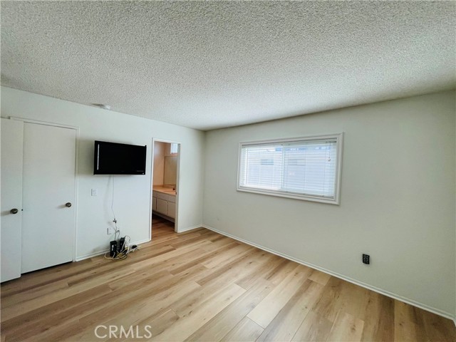 10201 Mason Avenue, Chatsworth CA: https://media.crmls.org/medias/abe4b3ca-9ac4-4304-85ba-d66b3ce63517.jpg
