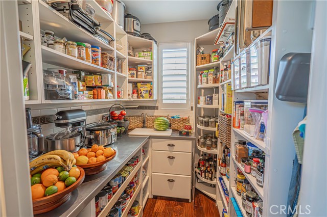 22348 Driftwood Court, Saugus CA: https://media.crmls.org/medias/abe61240-481f-4a52-b10e-a3b554af1ba8.jpg