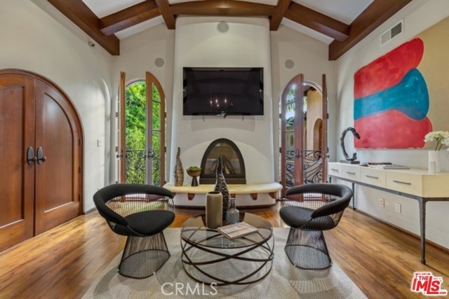Detail Gallery Image 17 of 29 For 746 Norway Ln, Los Angeles,  CA 90049 - 5 Beds | 6 Baths