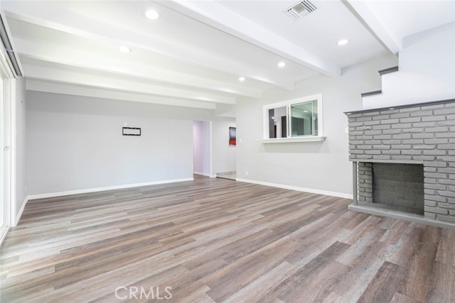 10019 Norwich Avenue, Mission Hills (San Fernando) CA: https://media.crmls.org/medias/abe6db29-2c59-4a7b-8317-a19b8a4a6999.jpg