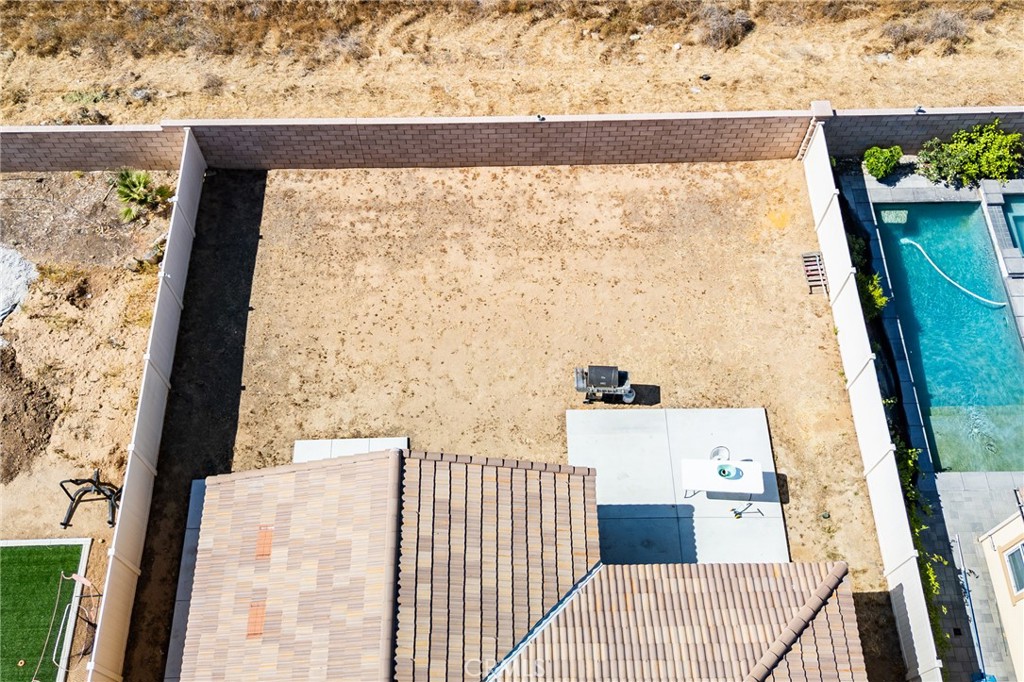 https://media.crmls.org/medias/abe7754f-d7dd-4a73-b600-d90866dd34fb.jpg?preset=X-Large