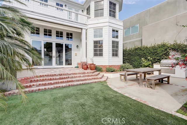 576 27th Street, Manhattan Beach CA: https://media.crmls.org/medias/abe7a8ca-1103-44e2-a7f3-3c4477ef3389.jpg