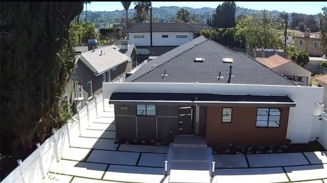 Detail Gallery Image 5 of 40 For 14242 Hortense, Sherman Oaks,  CA 91423 - 4 Beds | 4 Baths