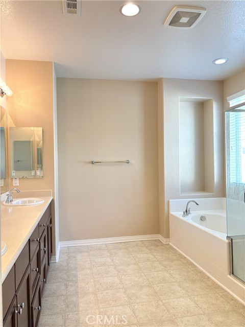 Detail Gallery Image 13 of 31 For 7450 Silver Saddle Ct, Corona,  CA 92880 - 5 Beds | 3/1 Baths