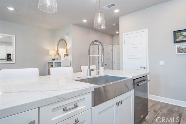 19209 Tideline Court, Huntington Beach CA: https://media.crmls.org/medias/abe8835f-35d7-4805-bd05-dd0e0c814a3d.jpg