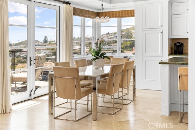 Detail Gallery Image 6 of 43 For 322 Emerald Bay, Laguna Beach,  CA 92651 - 6 Beds | 6/1 Baths