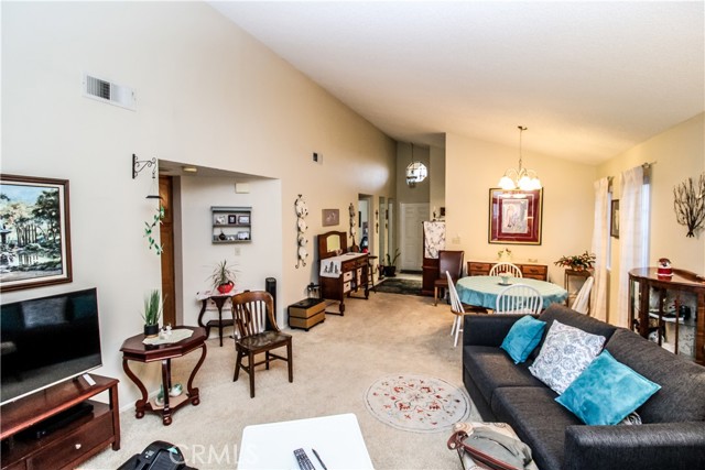 Detail Gallery Image 8 of 18 For 19065 Elm, Apple Valley,  CA 92308 - 2 Beds | 2 Baths
