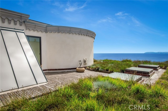 Detail Gallery Image 7 of 42 For 825 Coast View Dr, Laguna Beach,  CA 92651 - 3 Beds | 3/1 Baths