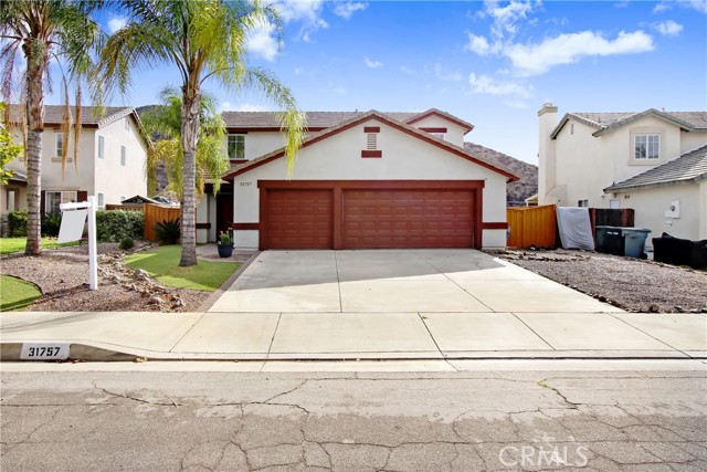 Detail Gallery Image 2 of 17 For 31757 Canyon Estates, Lake Elsinore,  CA 92532 - 3 Beds | 2/1 Baths