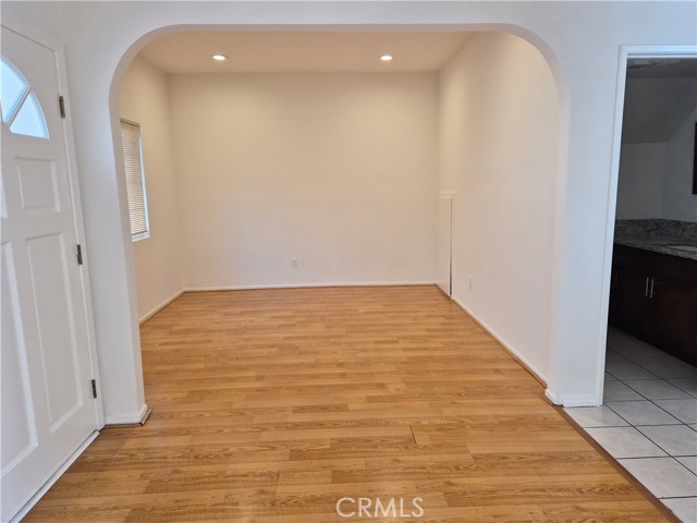 Detail Gallery Image 13 of 33 For 7615 Glade Ave #115,  Canoga Park,  CA 91304 - 3 Beds | 2/1 Baths