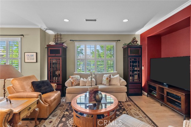 Detail Gallery Image 7 of 32 For 24370 Cavalini Pl, Valencia,  CA 91355 - 2 Beds | 2 Baths