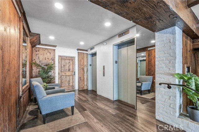 Image 2 of 31 For 532 Rossmore Avenue 411