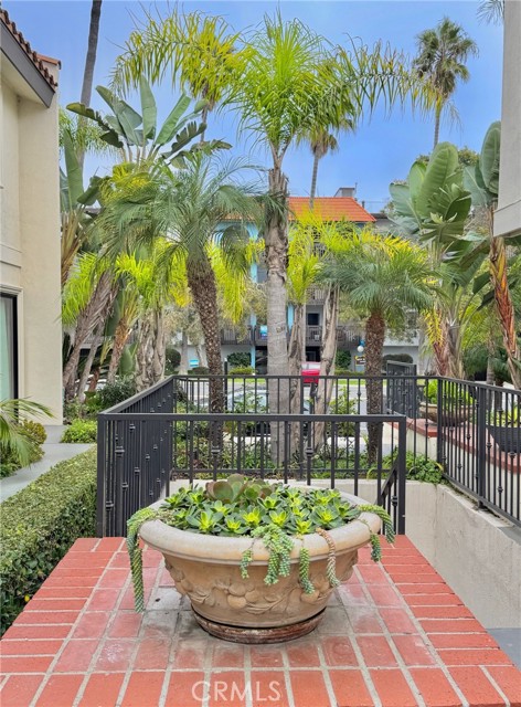 Detail Gallery Image 28 of 30 For 1301 S Catalina #K,  Redondo Beach,  CA 90277 - 2 Beds | 3 Baths