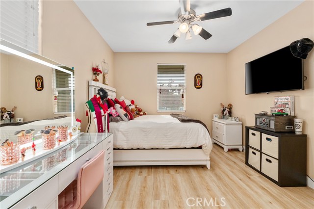 8011 Sea Salt Avenue, Fontana CA: https://media.crmls.org/medias/abeb04c0-12ba-4b56-a800-0f2229ab17a5.jpg