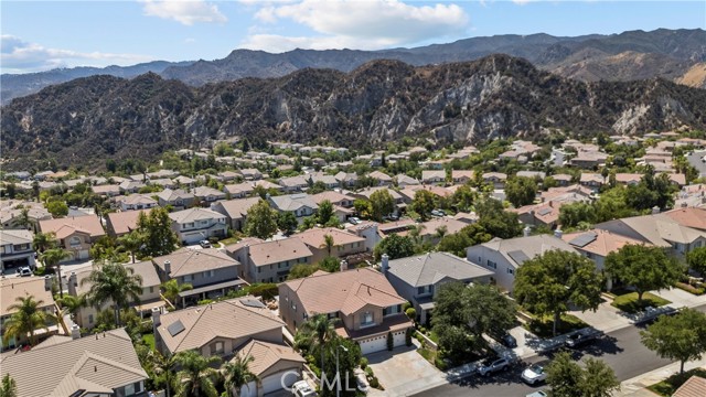 Detail Gallery Image 3 of 44 For 25722 Hood Way, Stevenson Ranch,  CA 91381 - 5 Beds | 4 Baths