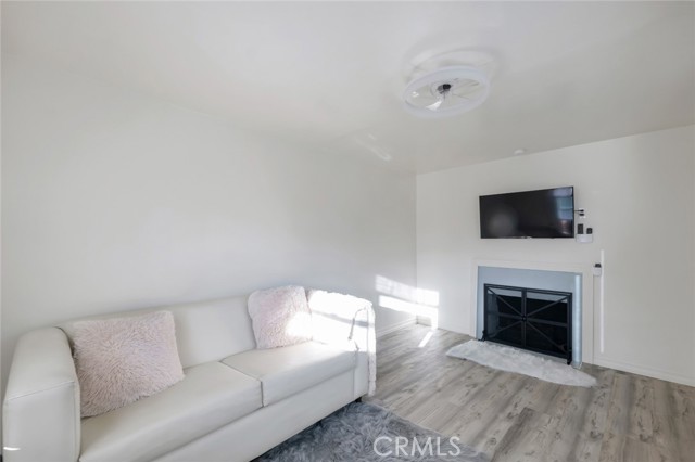 Detail Gallery Image 26 of 37 For 1527 N Avon St, Burbank,  CA 91505 - 4 Beds | 1 Baths