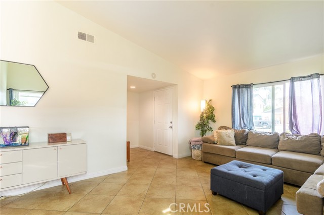 Detail Gallery Image 10 of 30 For 20731 Brookdale Ln, Huntington Beach,  CA 92646 - 3 Beds | 2 Baths