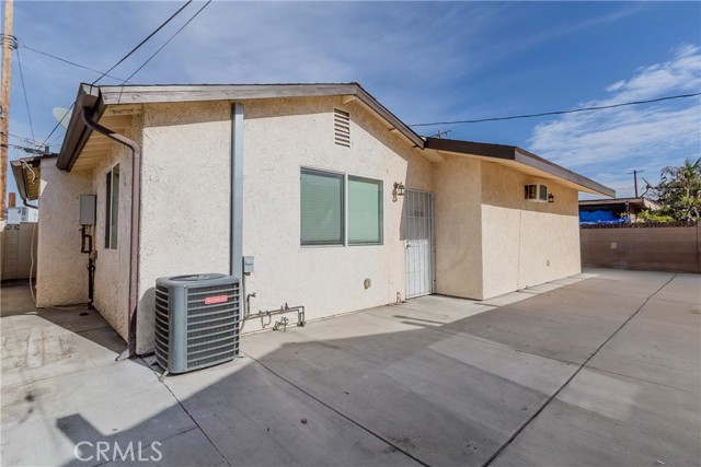 Detail Gallery Image 6 of 34 For 11969 Burton St, North Hollywood,  CA 91605 - 3 Beds | 2 Baths