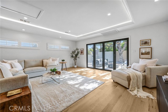 1035 Medford Road, Pasadena CA: https://media.crmls.org/medias/abec03f7-c3a2-45ab-b7b0-808e8e90ee15.jpg