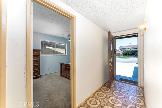 Detail Gallery Image 6 of 27 For 11503 Walcroft St, Lakewood,  CA 90715 - 4 Beds | 2 Baths