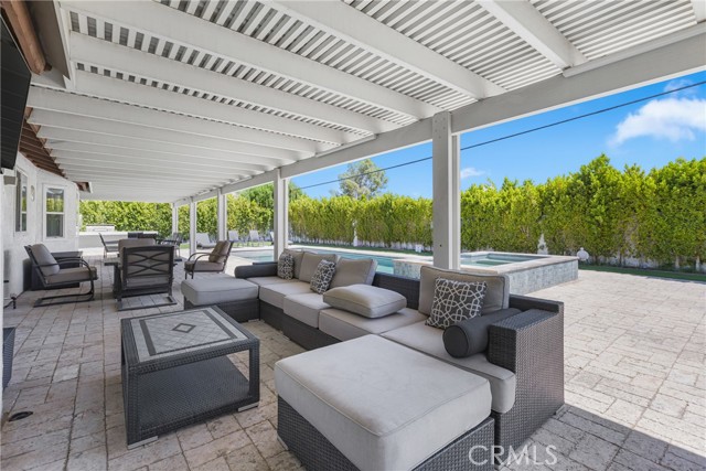 2230 N Volturno Road, Palm Springs CA: https://media.crmls.org/medias/abec73bc-27e3-440a-8c69-66761dfd5233.jpg