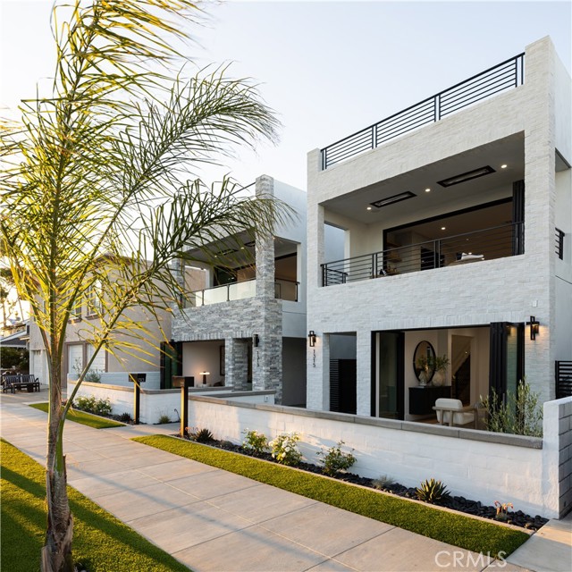 1315 Ocean Avenue, Seal Beach CA: https://media.crmls.org/medias/abed83c6-00a7-4246-ad4e-65ad6e2ed5e1.jpg