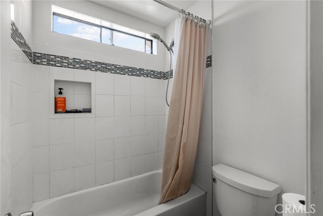 5463 Newcastle Avenue, Encino CA: https://media.crmls.org/medias/abede8b5-8196-4b25-b81c-0dea724646c7.jpg