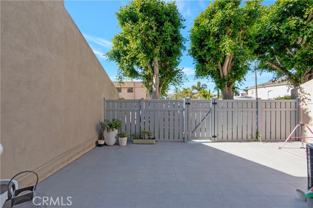 Detail Gallery Image 33 of 53 For 18795 Club Ln, Huntington Beach,  CA 92648 - 3 Beds | 2/1 Baths