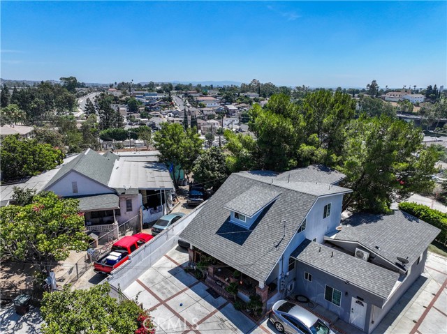Detail Gallery Image 3 of 56 For 116 N Bonnie Beach Pl, East Los Angeles,  CA 90063 - 6 Beds | 4 Baths