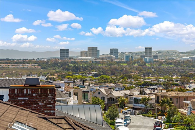 Detail Gallery Image 48 of 75 For 530 Kings Rd, Newport Beach,  CA 92663 - 5 Beds | 4/3 Baths