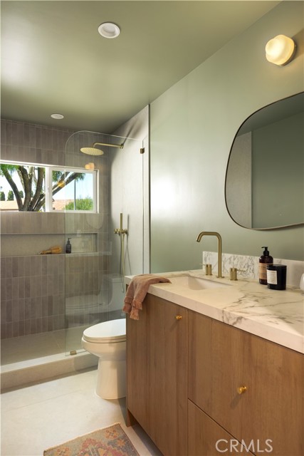 3499 San Rafael Circle, Costa Mesa CA: https://media.crmls.org/medias/abee783e-66e1-4ae9-94b0-6a299651aa5b.jpg