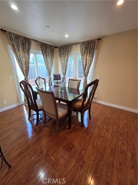 Detail Gallery Image 2 of 12 For 12335 Hilldale Ct, Pacoima,  CA 91331 - 3 Beds | 3 Baths