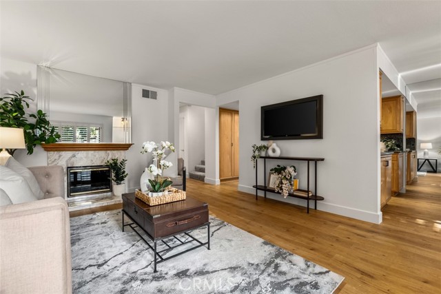 922 N Redding Way, Upland CA: https://media.crmls.org/medias/abeec742-57fd-4350-9949-07f5db31566d.jpg