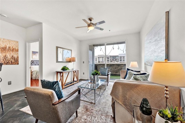1801 E Katella Avenue, Anaheim CA: https://media.crmls.org/medias/abef9ef2-8a9a-4781-87f1-569551d4f114.jpg