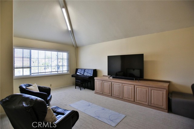 Detail Gallery Image 34 of 42 For 21192 Spurney Ln, Huntington Beach,  CA 92646 - 4 Beds | 4/1 Baths