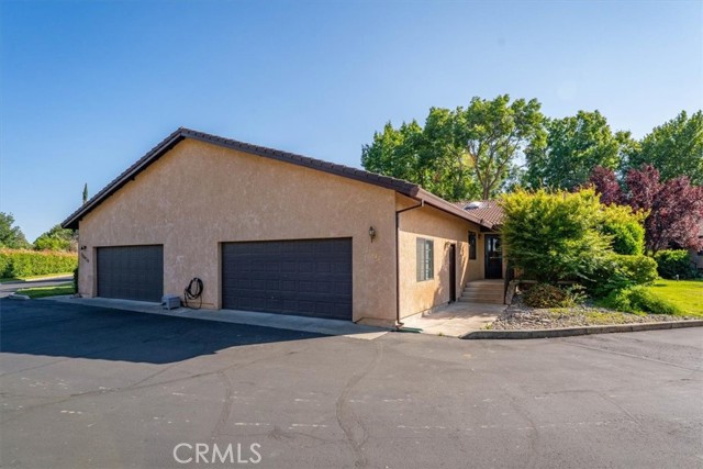 22022 Grove Circle, Red Bluff CA: https://media.crmls.org/medias/abf0e35a-b8b8-4734-8c96-a42ab49243e6.jpg