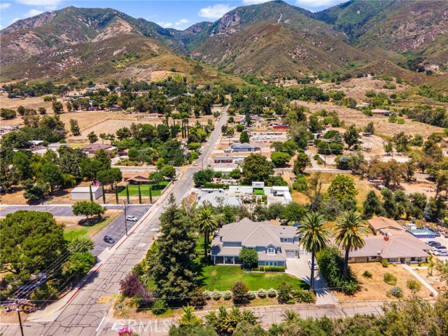 1033 Kimbark Avenue, San Bernardino CA: https://media.crmls.org/medias/abf14840-cf49-41a3-9b06-1afcab0e88b2.jpg