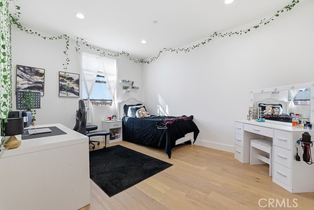 Detail Gallery Image 16 of 32 For 6511 N Contour Ln, North Hollywood,  CA 91606 - 3 Beds | 3/1 Baths