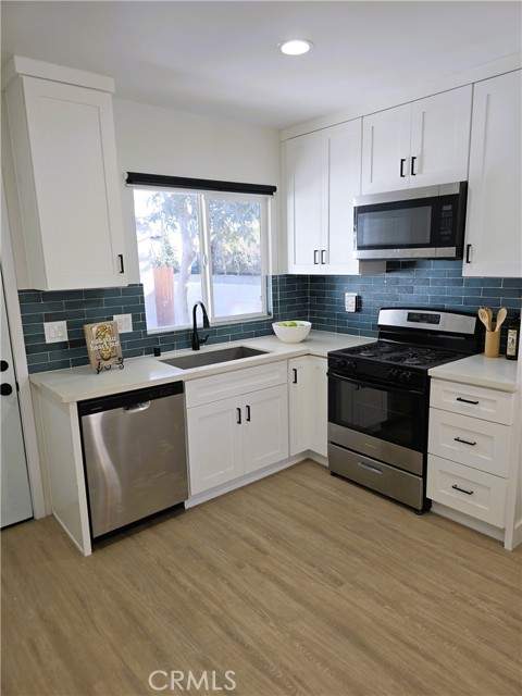 Detail Gallery Image 8 of 23 For 7040 3rd Ave, Los Angeles,  CA 90043 - – Beds | – Baths