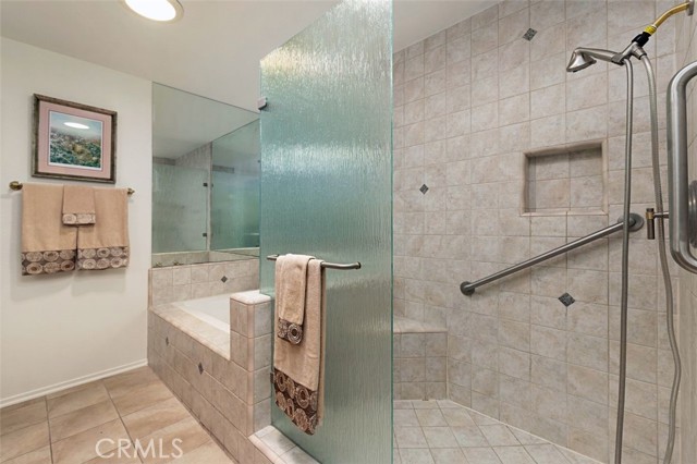 Abf272b8 000d 45e1 8ace 6422fcaf39bd