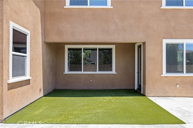 4132 S Canal Way, Ontario CA: https://media.crmls.org/medias/abf2b864-f7e5-4352-af4f-e82d952ba6dc.jpg